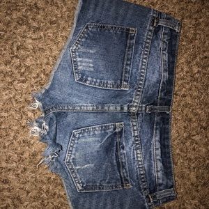 Super cute blue jean shorts!!